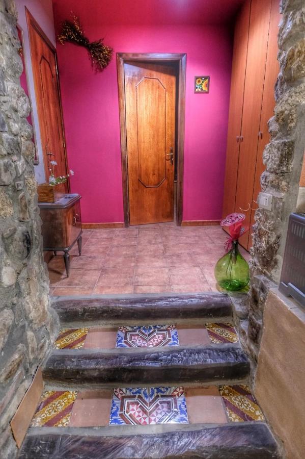 Scillato  Casa Vacanze Fondaco Di Scillato מראה חיצוני תמונה